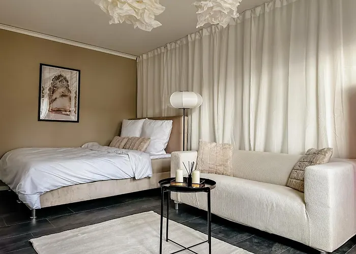 Joyfulhomes City Apartment